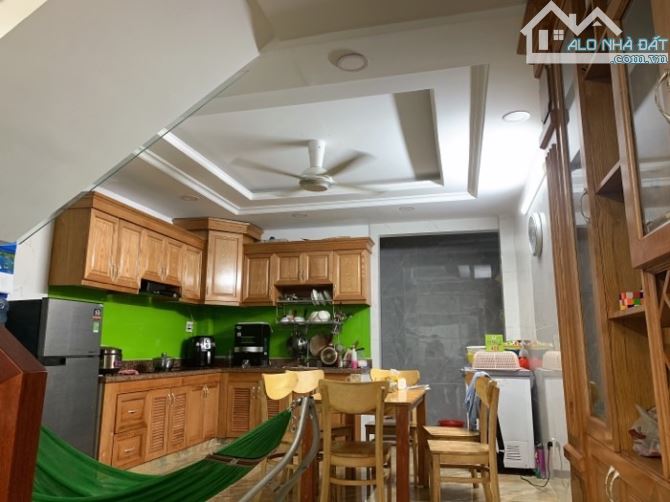 60 m² - 4 TẦNG - HƠN 8 TỈ XÍU. CÁCH MẶT TIỀN PHẠM VĂN BẠCH  60 M. KẾ BÊN TRƯỜNG CHINH. - 4