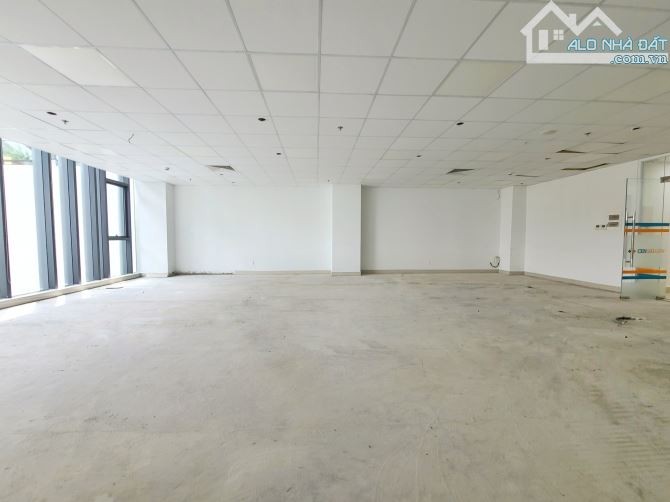 Siêu Phẩm! Mặt tiền Cao Thắng, Quận 3 - 200m2 chỉ 80 triệu/tháng - 5