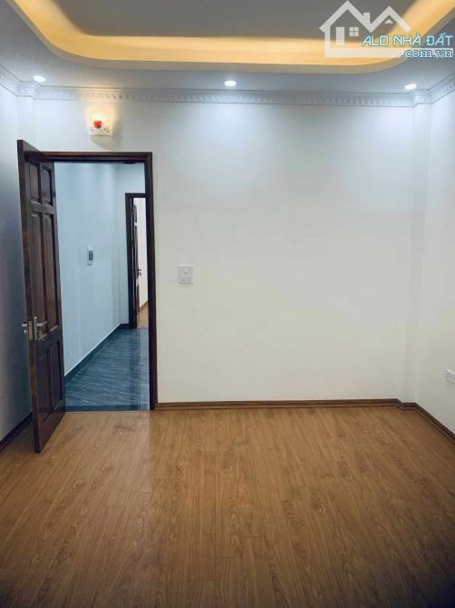 Nhà Sơn Đông 38M 5 Tầng, 5 phòng, ô tô đỗ gần nhỉnh 4 tỷ - 6