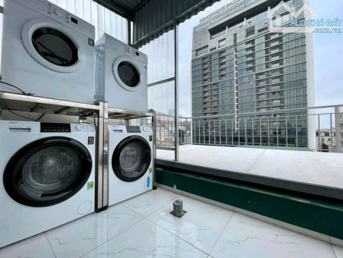 Bán tòa CCMN Hoàng Quốc Việt - 67 phòng - DT gần 400 triệu/th - 260m - 46.5 tỷ - 6