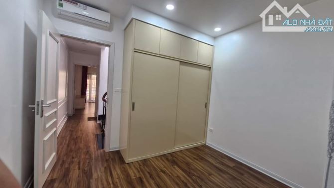 NGỌC LÂM P.LÔ ÔTÔ TRÁNH VỈA HÈ 46M2 x 4T KINH DOANH, DÂN XÂY NGÕ THÔNG. 13,8TỶ - 6