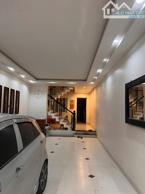 Cho thuê nhà mặt đường tuyến nhánh tại Quán Nam, 90M2, 4,5 TẦNG, 5 NGỦ FULL ĐỒ,15 TRIỆU - 9