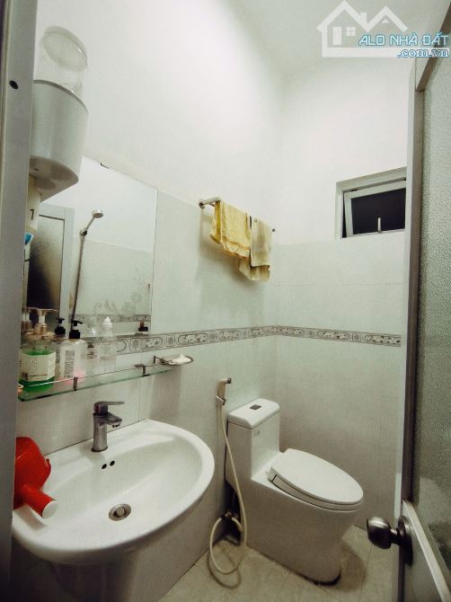GẤP BÁN NHÀ NGUYỄN VĂN QUÁ 70M NỞ HẬU ,HẺM XE TẢI TRÁNH KHU VỰC TIỆN ÍCH BỦA VAY CHỈ 5TY2 - 9