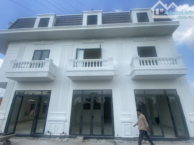 Nhà 1 trệt 1 lầu mới xây 182m2 Quốc lộ 1A,Chợ Tân Hiệp,Châu Thành