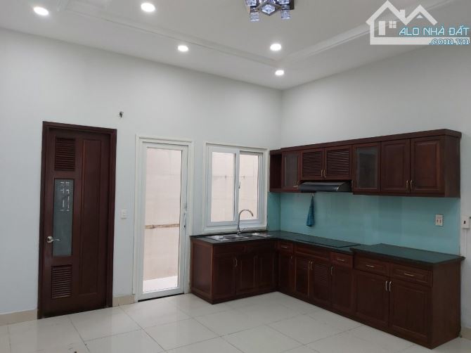 BÁN NHÀ HẺM NHƯ MẶT TIỀN,ÔTÔ CHẠY VIVU,CHỢ HIỆP BÌNH,PHẠM VĂN ĐỒNG-85m²(5x17), Giá7TỈ