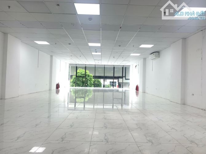 Hiếm! Toà building 155m2 x 8 tầng, MT 7,5m, mặt phố Trường Chinh, vỉa hè đá bóng