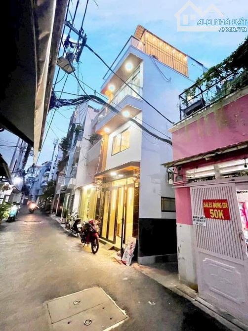 Bán nhà siêu phẩm Hoàng Hoa Thám p6 , căn 64m² giá 3tỷ250 3PN 4WC