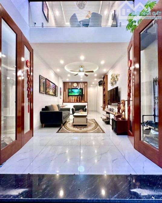 LÔ GÓC - QUANG TRUNG - HÀ ĐÔNG - 40M - 4T - PL - OTO GẦN - Ở SƯỚNG - CHỈ 7 TỶ.