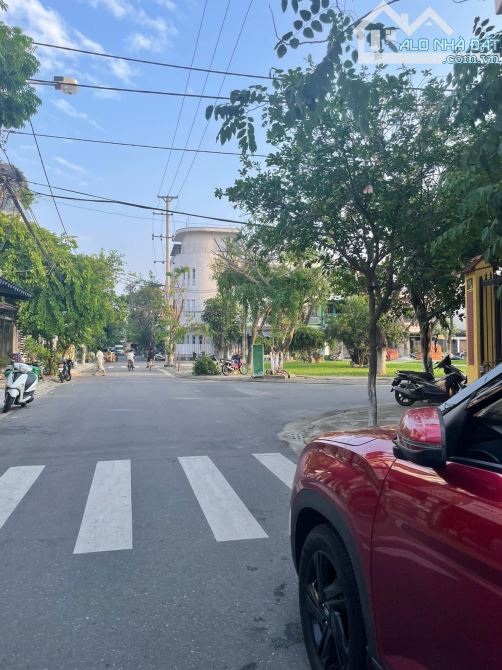 Bán đất tặng kèm nhà cấp 4 đường Bãi Sậy 87m2 kẹp cống 1m2 ngay công viên thanh niên