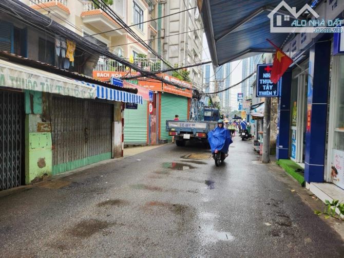 Bán nhà mặt phố kinh doanh gần kcx Tân Thuận
