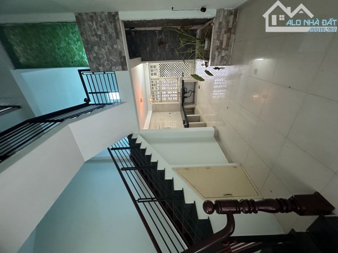 GIẢM GIÁ SỐC 600 TRIỆU CHO CĂN NHÀ 4 TẦNG ĐƯỜNG ĐÌNH PHONG PHÚ GIÁ 5.5 TỶ