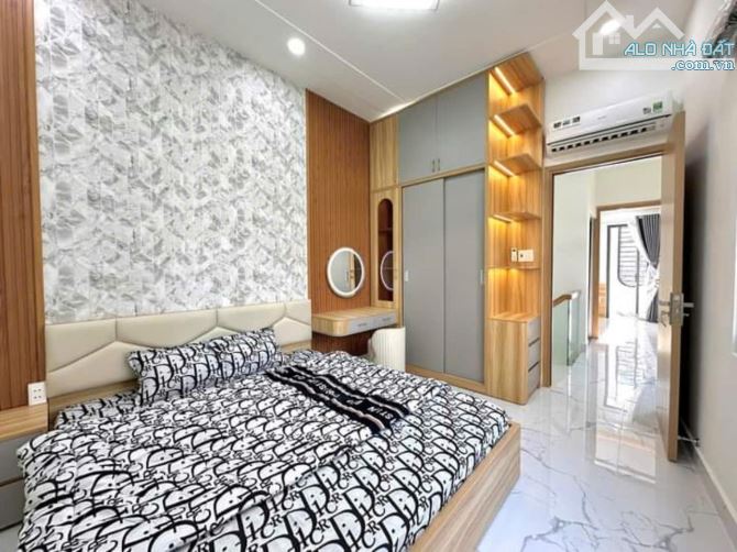Nhà ngon, Huỳnh Tấn Phát, PMH, Q7, gần 40M2, nhỉnh 3.91T