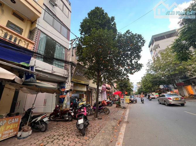 Bán nhà mặt phố Ngô Thì Nhậm, Hà Đông, kinh doanh đỉnh, ô chờ thang máy, 94m², thông sàn