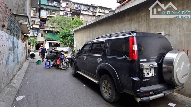 Nhà bán siêu hiếm khu phân lô bộ công an Văn Miếu Đống Đa 10 tỷ 3.