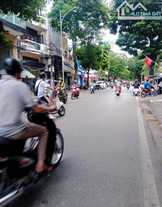 Đất mặt đường hoàng mình thảo ngay chợ hàng và hồ sen