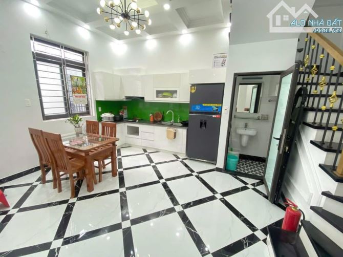 NHÀ VĂN CAO MỚI TINH, 45M2, 4 TẦNG, 4 NGỦ FULL CHỈ 12 TRIỆU