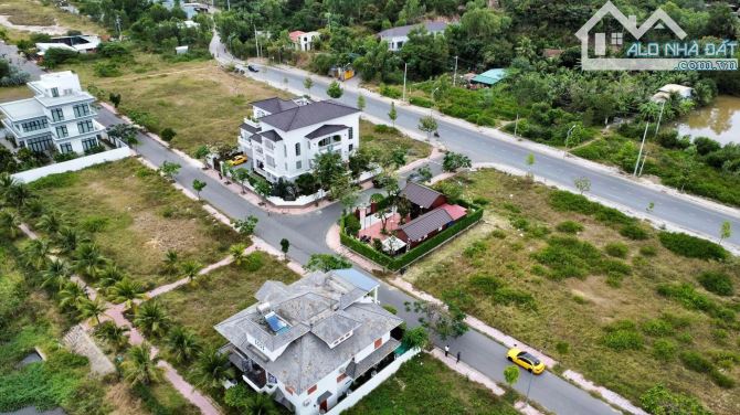 Bán lô biệt thự Ven Sông Tắc Nha Trang, Có Hạ Tầng giá 17 triệu/m2