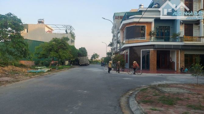 Bán mảnh đất  giãn dân Xuân Ổ A, Võ Cường Tp Bắc Ninh. Nhìn Vườn Hoa  Diện tích: 87m2. Mặt