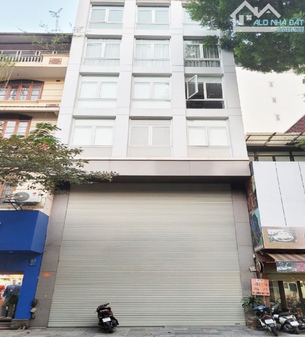 Bán Tòa Văn Phòng Mặt Phố Trần Hữu Tước, Đống Đa DT 214m2, 8T, MT 8.7m. Giá Cực Rẻ