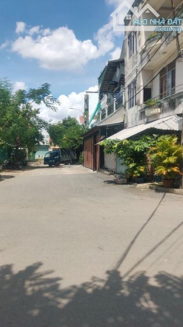Bán đất gần đường Số 1, Bình Hưng, ngang cực khủng 10m, công nhận đủ, SHR, nhỉnh 6 tỷ