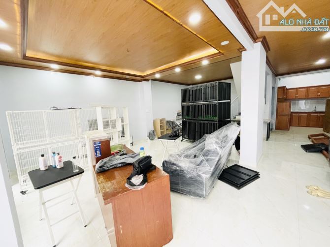 HUỲNH TẤN PHÁT QUẬN 7- XE HƠI VÀO NHÀ, MỚI ĐẸP Ở LUÔN - 106 M2 CHỈ 5 TỶ5 - NGANG 6M - 1