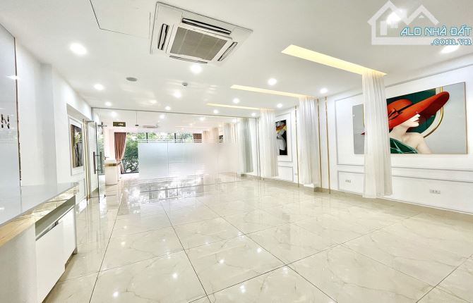 Cho thuê VP 100m2 15 triệu/tháng tại mặt phố Tô Hiệu. Tầng cao, view thoáng hút tài lộc - 1