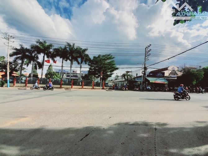 Bán đất tặng nhà c4, 340m2, ngang 11m nở hậu , p Bình An , chỉ nhỉnh 5 tỷ - 1