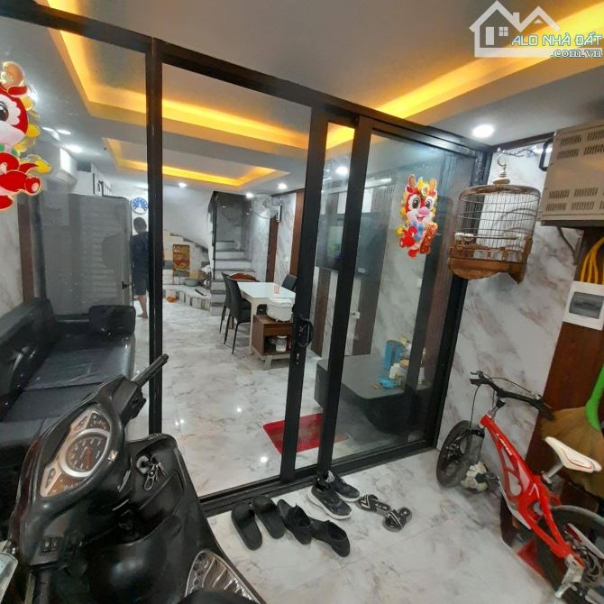 Cần bán nhanh nhà 3 tầng, 30m2 tại Khương Trung, Thanh Xuân, giá 3.5 tỷ, chính chủ, tiện - 1