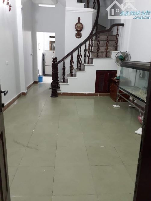 Cho thuê nhà 45m2 x 4 tầng ngõ 261 phố Trần Quốc Hoàn, cạnh đường Phạm Văn Đồng - 1