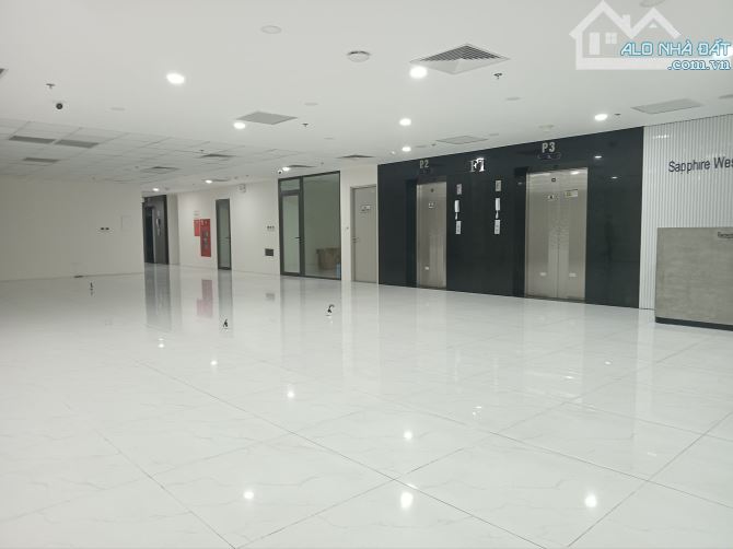 Bán tòa nhà 10 tầng mặt phố Quang Trung DT 380m2, MT 15m, cho thuê 700 tr/th Giá 372 tỷ