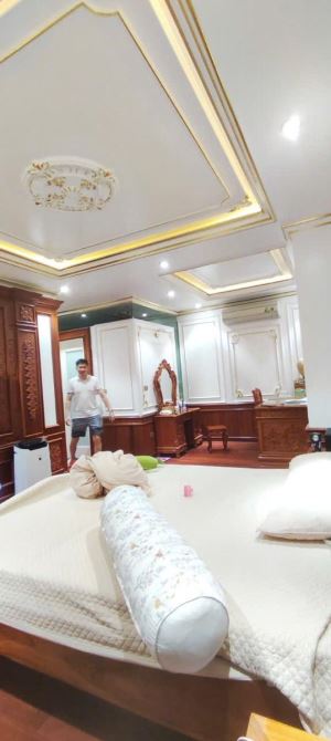Cần bán gấp biệt thự B4-6 MỄ TRÌ HẠ đối diện KeangNam 190m2 x 5 tầng mặt tiền 10m - 4