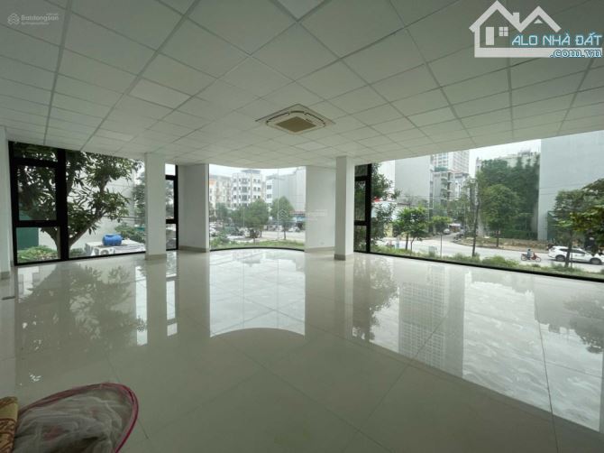 Cho thuê văn phòng Tại Khu Dịch Vụ Vạn Phúc-gần Him Lam, 80 m2/tầng, view thoáng - 2