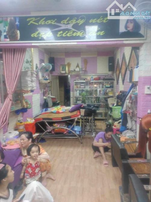 Bán nhà mặt phố kinh doanh gần kcx Tân Thuận - 2