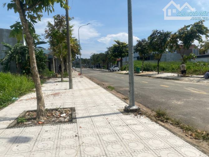 bán lô đất ở tại đô thị 135m2 sát chợ đêm chỉ với giá 2,3 ty,giá cho nhà đầu tư sinh lơi - 2
