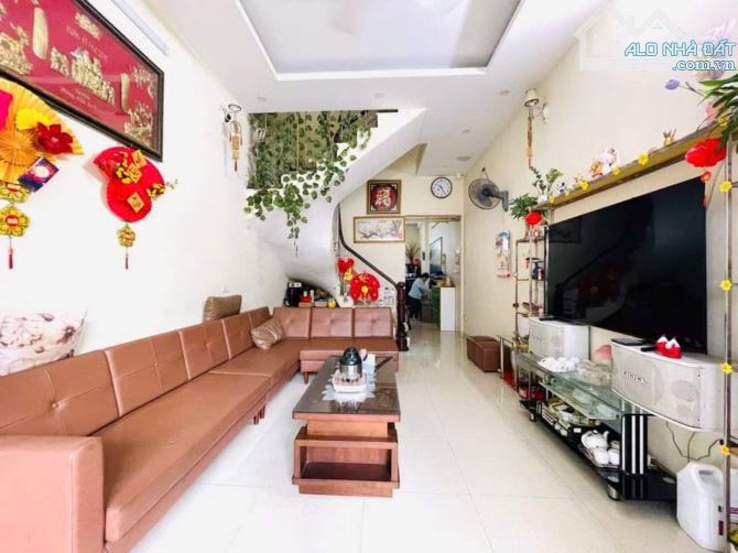 Cần thanh khoản nhà ở Vũ Tông Phan , DT 84 m2. Giá 4,25 tỷ . - 2