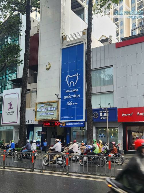 Mặt tiền 8.2x27m 3 tầng đường 3/2 ngay Hà Đô Centrosa Quận 10 giá 114 tỷ - 2