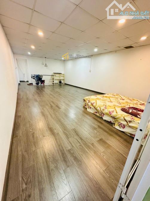 Homestay trung tâm Đà Lạt chỉ 4.89 tỷ đường ô tô lớn Lê Hồng Phong rộng 76m2 - 2