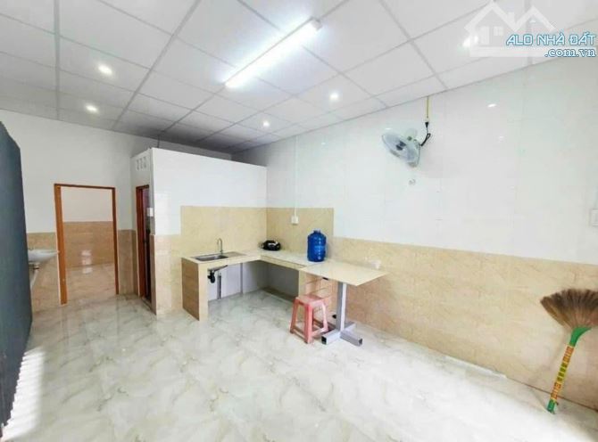 Bán căn nhà 299m2. MT đường nhựa ở Thị Xã Trảng Bàng  giá 650 triệu. - 3