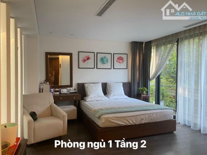 Bán LK góc 180m2, XD 559m2, full nội thất, có thang máy, đd trường, khu đô thị Văn Phú, HĐ - 3