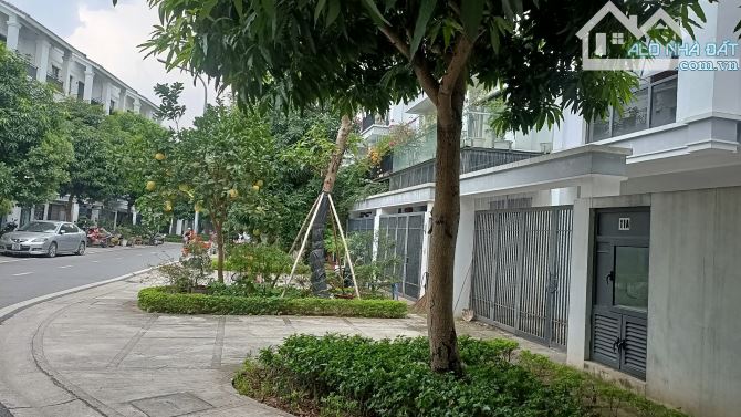 B gấp BT full nội thất, có thang máy tại Gamuda Gardens, 49 tỷ, 200m2, 6 PN, view CV - 3