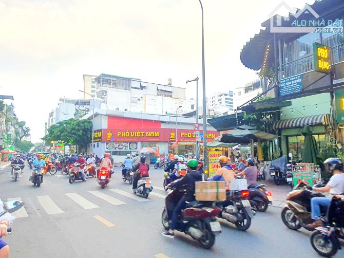 Cho thuê nhà góc 2MT Trần Quốc Toản và Huỳnh Tịnh Của, Phường Võ Thị Sáu, Quận 3. - 3