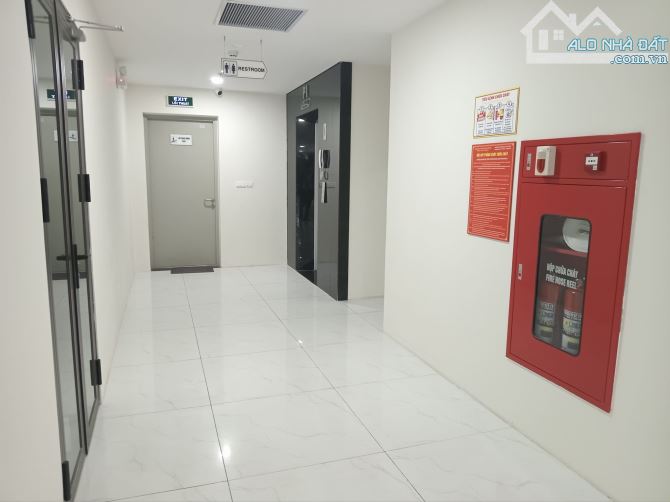 Bán tòa nhà 10 tầng mặt phố Quang Trung DT 380m2, MT 15m, cho thuê 700 tr/th Giá 372 tỷ