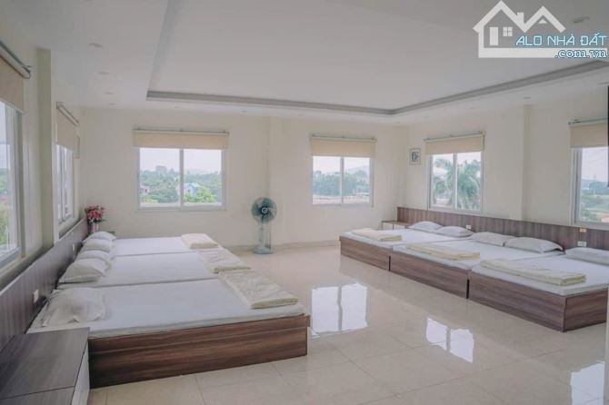 Bán khuôn viên nghỉ dưỡng có diện tích 1247m2 trong đó có 400m2 thổ cư còn lại là đất trồn - 4