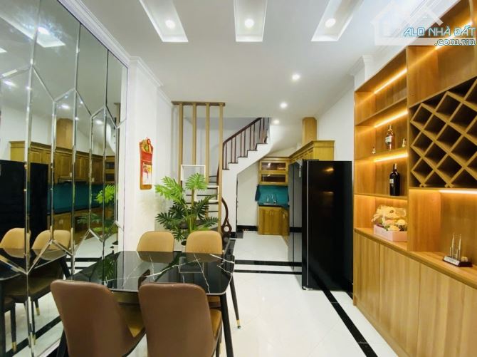 30M RA MẶT PHỐ - NHÀ ĐẸP  - 2 THOÁNG,phố Định Công - HM, dt: 64m, mt : 4m, 4 tầng - 4