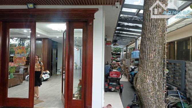 B gấp BT full nội thất, có thang máy tại Gamuda Gardens, 49 tỷ, 200m2, 6 PN, view CV - 4