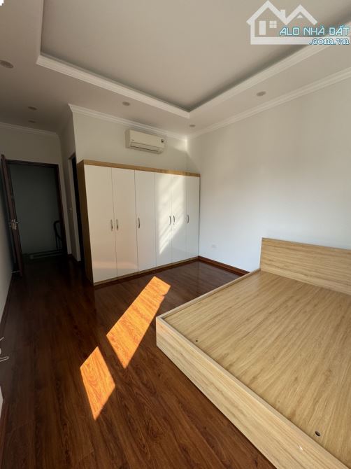 Bán nhà Hoa Lâm, ĐẸP, đủ NỘI THẤT, gần Ô TÔ, 33m2 x 5 tầng - 4