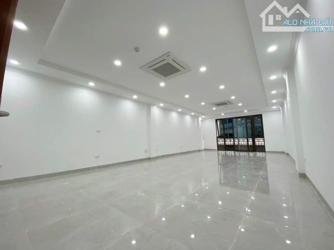 34 tỷ có nhà mặt phố Nguyễn Khang 75m2 8T MT6m vỉa hè 3 làn ôtô chạy. phù hợp với ở và kin - 4