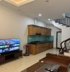 Bán nhà Hoa Lâm, ĐẸP, đủ NỘI THẤT, gần Ô TÔ, 33m2 x 5 tầng