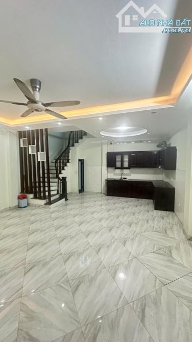 Bán Nhà Cầu Diễn - Nguyên Xá Nhà dân xây, Ô tô , Kinh doanh 65m 4t Nhỉnh 8tỉ