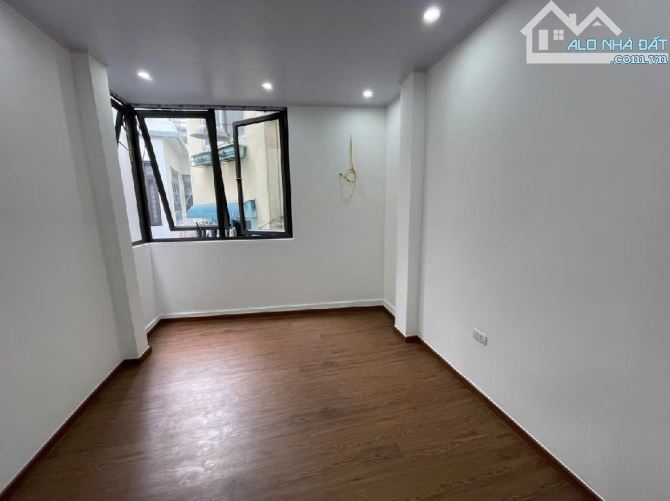 🏠 LÔ GÓC - NGÕ BA GÁC - VÀI BƯỚC Ô TÔ - 17m *3 TẦNG - NHỈNH 3 TỶ